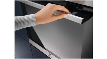 Электрический духовой шкаф Electrolux EOF3H70X