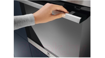 Электрический духовой шкаф Electrolux EOF4P56X