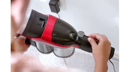 Вертикальный портативный пылесос Philips FC6823/01