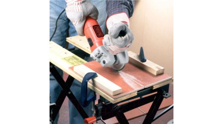 Угловая шлифовальная машина Black & Decker G915-RU