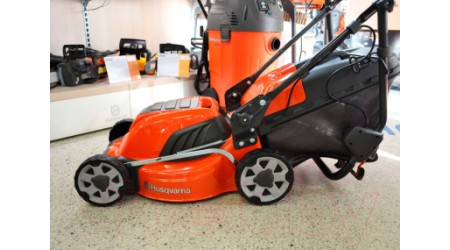 Газонокосилка электрическая Husqvarna LC 141C (967 09 93-01)