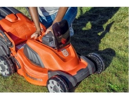 Газонокосилка электрическая Husqvarna LC 141Li (967 62 84-01)