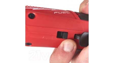 Аккумуляторная трещотка Milwaukee M12 FIR38-201B 3/8